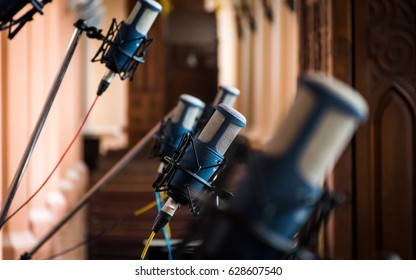 Microphones For Singing In A Church Choir