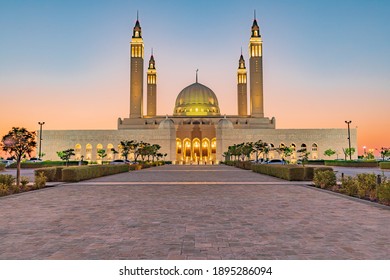 Middle East, Arabian Peninsula, Oman, Ad Dakhiliyah, Nizwa. Sunset At The Sultan Qaboos Grand Mosque.