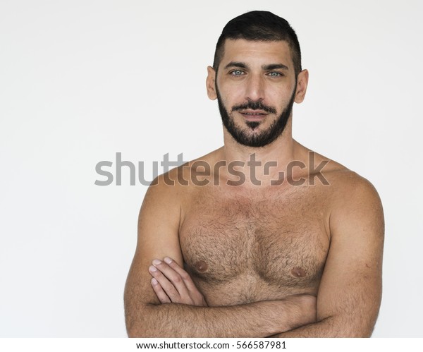 中東人男性の胸の裸のスタジオポートレート の写真素材 今すぐ編集