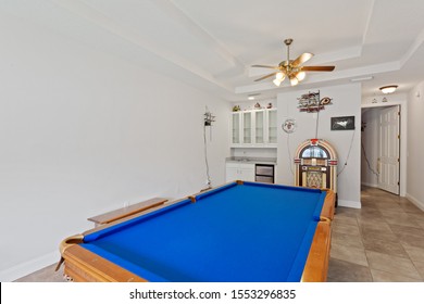 Middleburg, Florida / USA - November 7 2019: Game Room With Pool Table And Jukebox In A Home