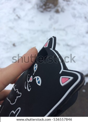 Middlefingered case for mobile