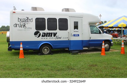 Middlesex, VIRGINIA - SEPTEMBER 26, 2015: The Virginia Mobile DMV.now Van At The Wings Wheels & Keels 19th Annual Event Held Each September In Middlesex VA  