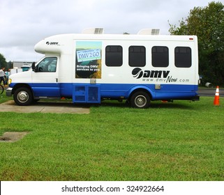 Middlesex, VIRGINIA - SEPTEMBER 26, 2015: The Virginia Mobile DMV.now Van At The Wings Wheels & Keels 19th Annual Event Held Each September In Middlesex VA  