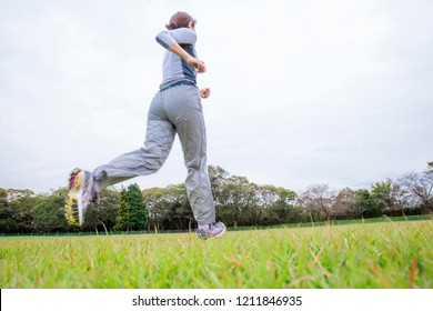 Middleweight Japanese Women Who Exercise