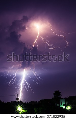 Midsummer lightning 