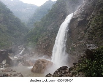 the mighty falls.
