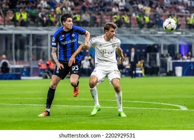 Milan, Italy. 07 September 2022. UEFA Champions League 2022-23. Inter VS Bayern Munchen 0-2. Thomas Müller, Bayern Munchen, And Alessandro Bastoni, Inter.