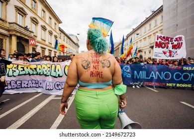 MILAN, ITALY - APRIL 25 2022: Woman In Milan Tcelebrating The Anniversary Of The Liberation Of Italy Showing 