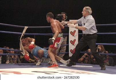 MILAN, ITALY-MARCH 12, 2005: Italian Boxer Gianluca Branco Knock Out His Rival During A Boxing Match, In Milan.