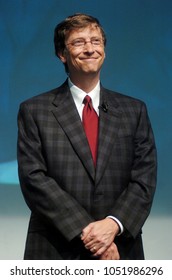 MILAN, ITALY-NOVEMBER 18, 2004: Microsoft's founder and CEO Bill Gates attends the Futur Show convention, in Milan.