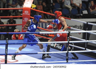 MILAN, ITALY-SEPTEMBER11, 2009: Amateur Boxers During A Boxe Match Of The World Boxing Championship, In Milan.