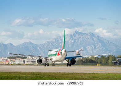 Embraer E175lr Images Stock Photos Vectors Shutterstock