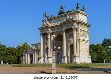 Milan, Lombardy, Italy: the historic arch known as Arco della Pace