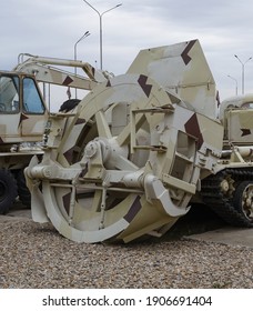 Military Engineering Vehicle, Bucket Wheel Excavator, Working Mechanism.