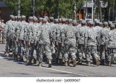 8,038 Soldiers Marching Rows Images, Stock Photos & Vectors | Shutterstock