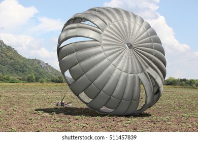 Military Parachuting 