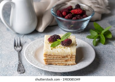 Milk Semolina Dessert With Biscuits (Turkish Name; Sutlu Irmik Tatlisi)