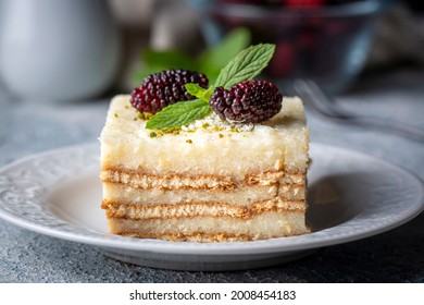 Milk Semolina Dessert With Biscuits (Turkish Name; Sutlu Irmik Tatlisi)