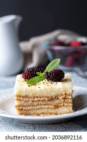 Milk Semolina Dessert With Biscuits (Turkish Name; Sutlu Irmik Tatlisi)