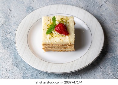 Milk Semolina Dessert With Biscuits (Turkish Name; Sutlu Irmik Tatlisi)