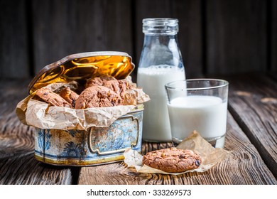 Milk And Sweet Hazelnut Cookies