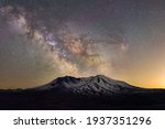 Milky way over Mt St Helens Volcano Johnston Ridge Observatory Loowit Viewpoint astrophotography night scape