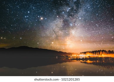 Milky Way Rising Over Lake Tekapo In Aoraki Dark Sky Reserve New Zealand