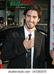 Milo Ventimiglia At The  The Sisterhood Of The Traveling Pants Premiere Hollywood, CA May 31, 2005