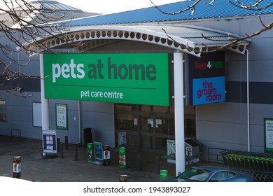 9,004 Pets at home store Images, Stock Photos & Vectors | Shutterstock