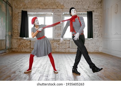 Mime Artists, Strangulation With A Scarf, Comedy