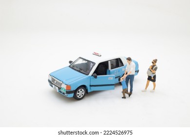 the min figure of family by taxi - Shutterstock ID 2224526975