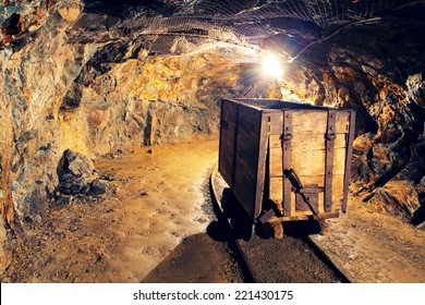 Mine Gold Underground Tunnel Railroad