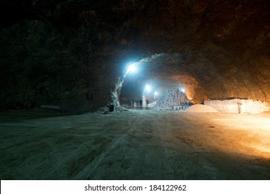 Mine work underground 