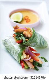 Mini Asian Canapes, Fresh Rice Paper Spring Roll Appetisers With Grilled Chicken And Vegetables