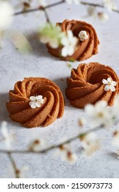 Mini Babka Cake With Flowers