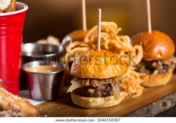Mini Burger\
Sliders
