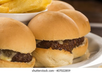 Mini Burger Sliders With Cheese