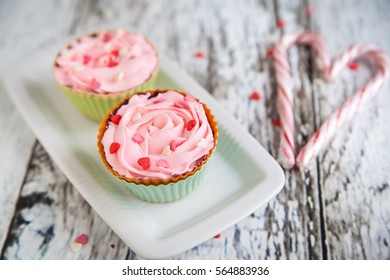 Mini Cheesecakes With Pink Marshmallow Fluff