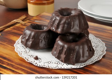 Mini Chocolate Bundt Cakes With Serving Plates