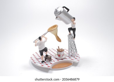 Mini Figure Pouring Hong Kong Milk Tea