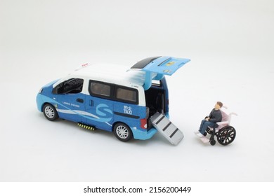 the mini figure Support wheel chair taxi at hong kong 