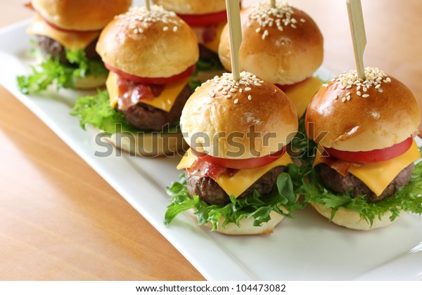 mini hamburgers, mini burgers, party food, finger\
food, sliders