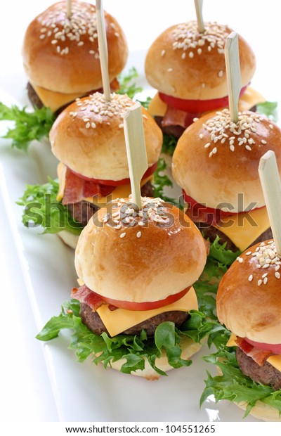 mini hamburgers, mini burgers, party food, finger\
food, sliders