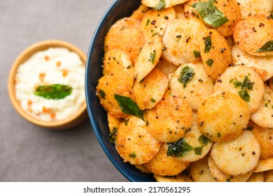 Mini Idli Fry With Coconut Chutney