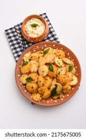 Mini Idli Fry With Coconut Chutney