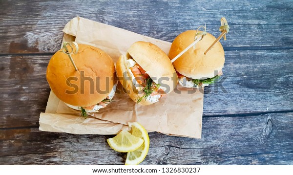 Mini salmon\
burgers and spiced cottage\
cheese