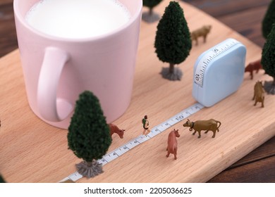 Miniature Creative Milk Cow And Exercise Jogging