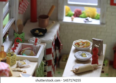 Miniature Kitchen, Doll House, Apple Kitchen, Design And Decor