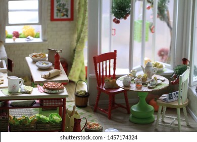 Miniature Kitchen, Doll House, Apple Kitchen, Design And Decor