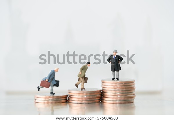 small people figures